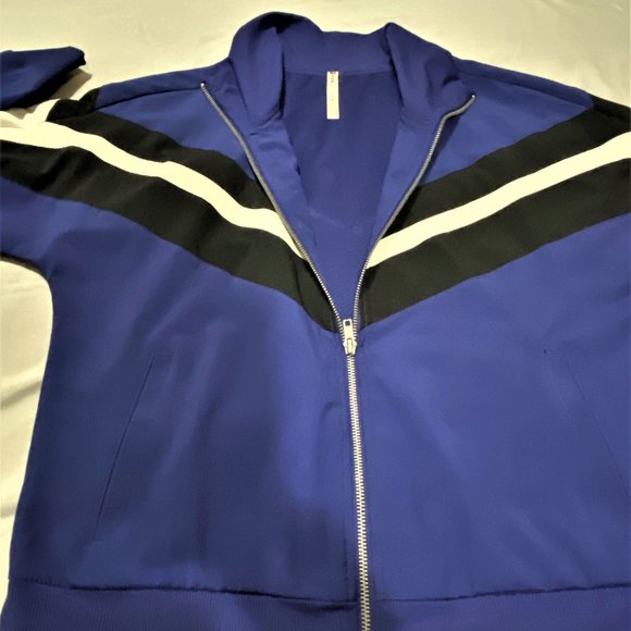 Fabletics running shorts and jacket - Picture 3 of 5